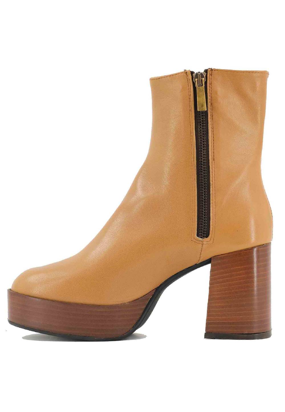 L'ARIANNA Stivaletti TR1556 in pelle senape con tacco alto e plateau con zip laterale di chiusura Fornitura limitata