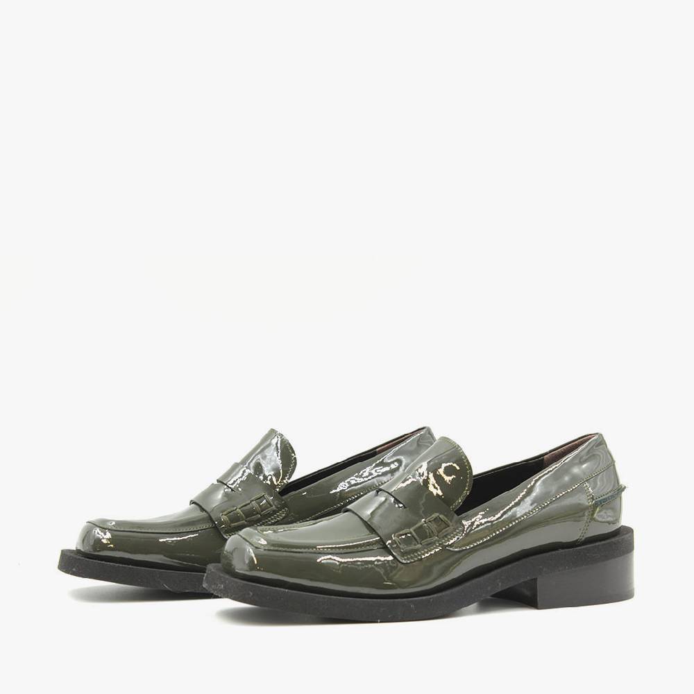 Laura Bellariva Mocassino in vernice verde militare Pezzi Unici