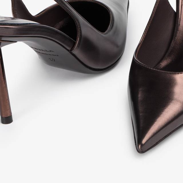 Le Silla Slingback metallizzata marrone fondente Novità