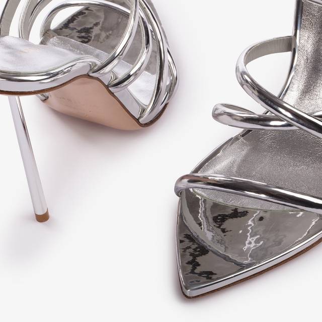 Le Silla Sandalo con fasce incrociate metallizzato argento Fino al 50% di sconto