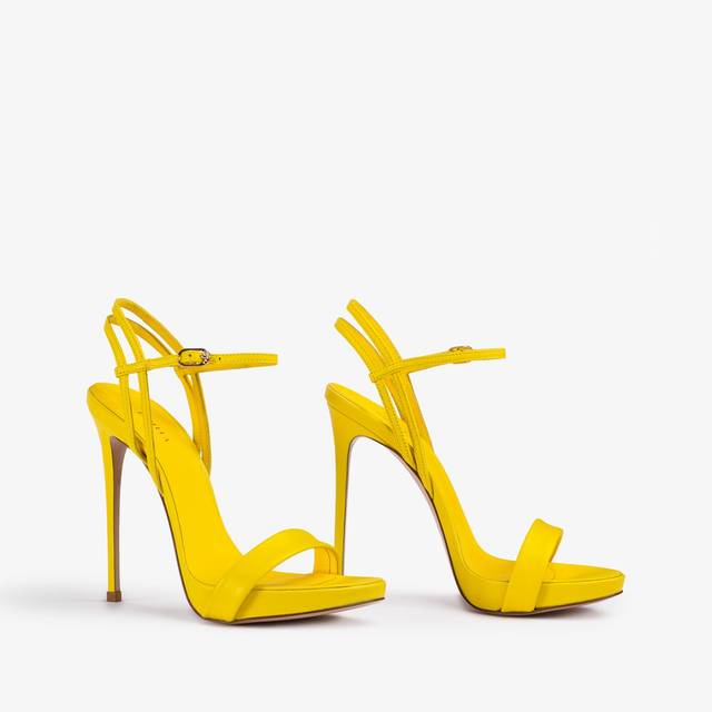 Le Silla Sandalo pelle giallo stella Saldi Di Fabbrica