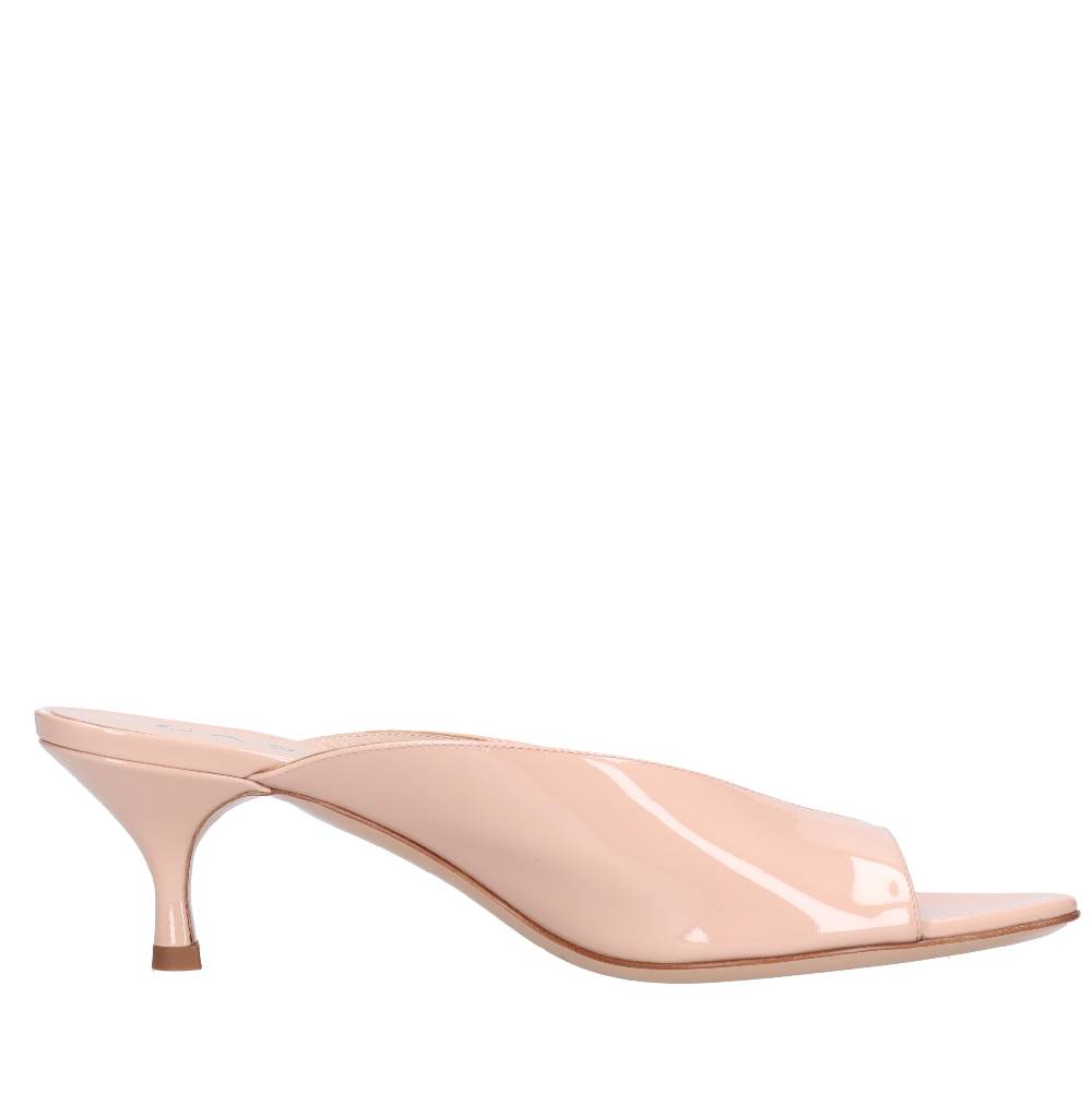 CASADEI Mules in vernice Offerta speciale della fabbrica