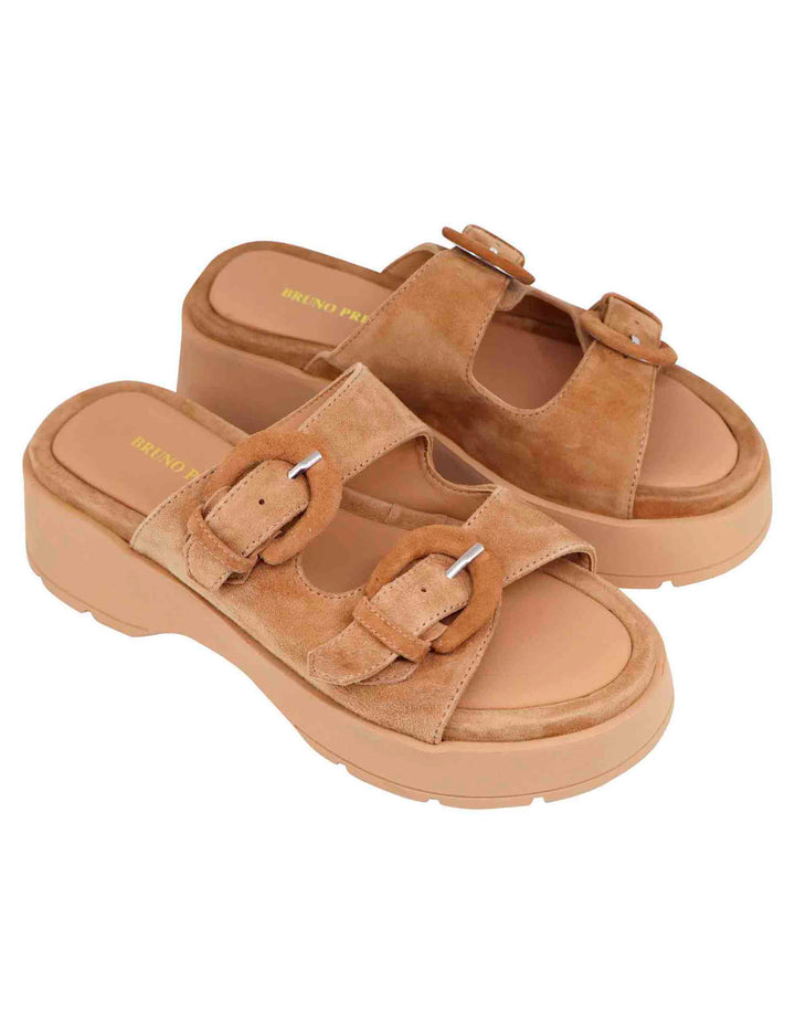 Spatarella Sandali donna in camoscio beige con suola in gomma alta e fibbie Saldi