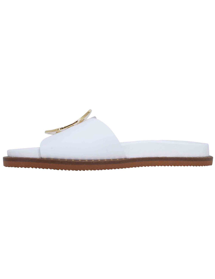 Spatarella Sandali donna flat in pelle bianca con fussbett e fibbia in oro In Vendita