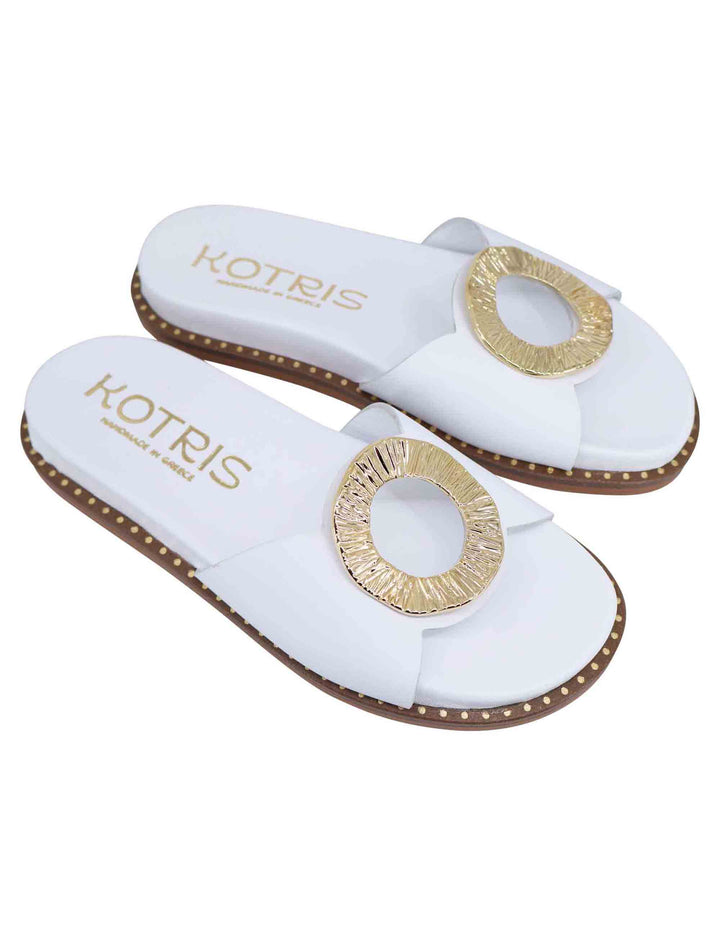 Spatarella Sandali donna flat in pelle bianca con fussbett e fibbia in oro In Vendita