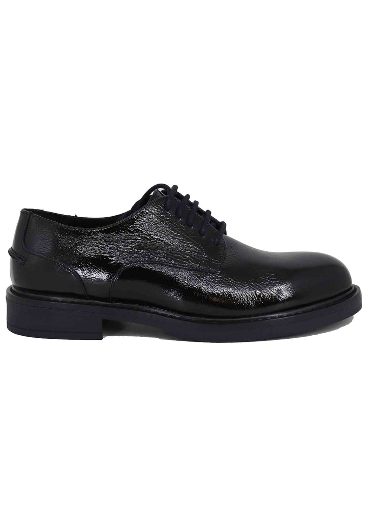 Spatarella Stringate donna in pelle naplack nero con suola in gomma e tacco basso Outlet