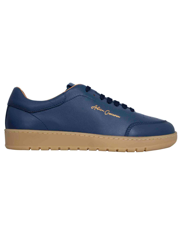 Spatarella Sneakers uomo in pelle celeste con suola in gomma ambra 2025