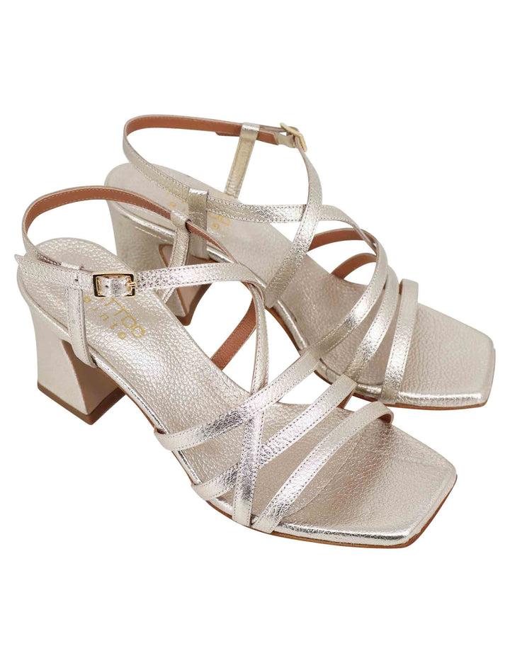 Spatarella Sandali slingback donna in pelle laminata platino con tacco alto e punta quadra Vendita Economica