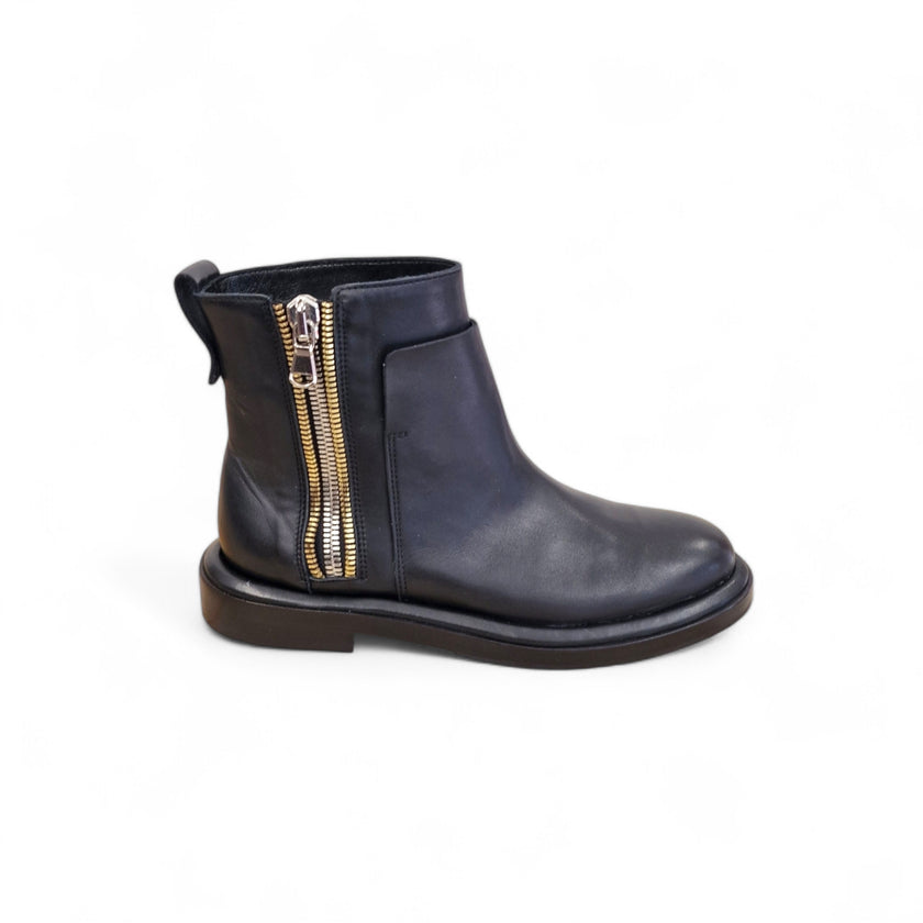 Viola Ricci Gio - Stivaletto in pelle nera Fino Al -60%