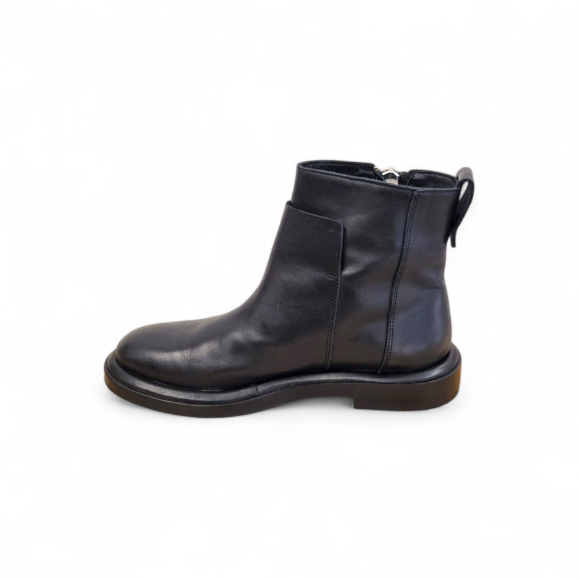Viola Ricci Gio - Stivaletto in pelle nera Fino Al -60%