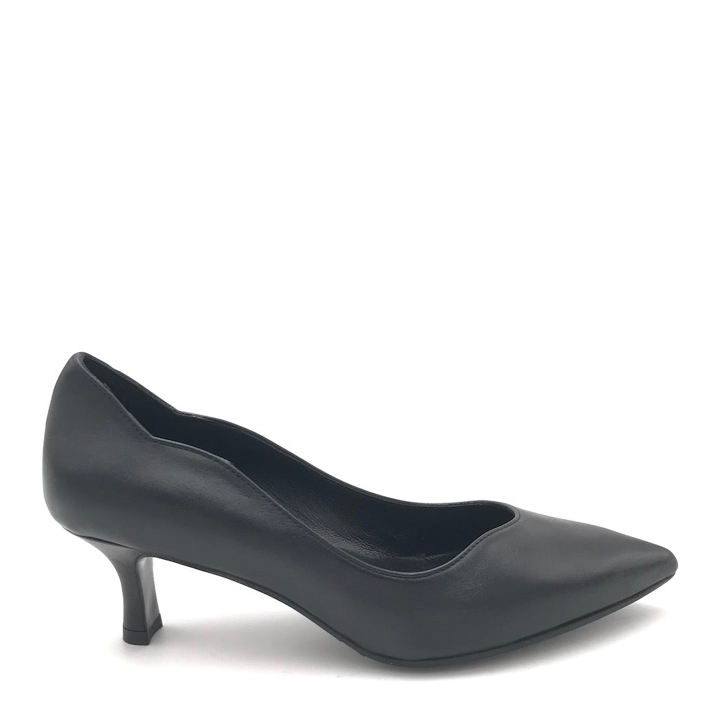 Zulian Calzature Decolletè Lory scollo asimmetrico nera Offerta natalizia