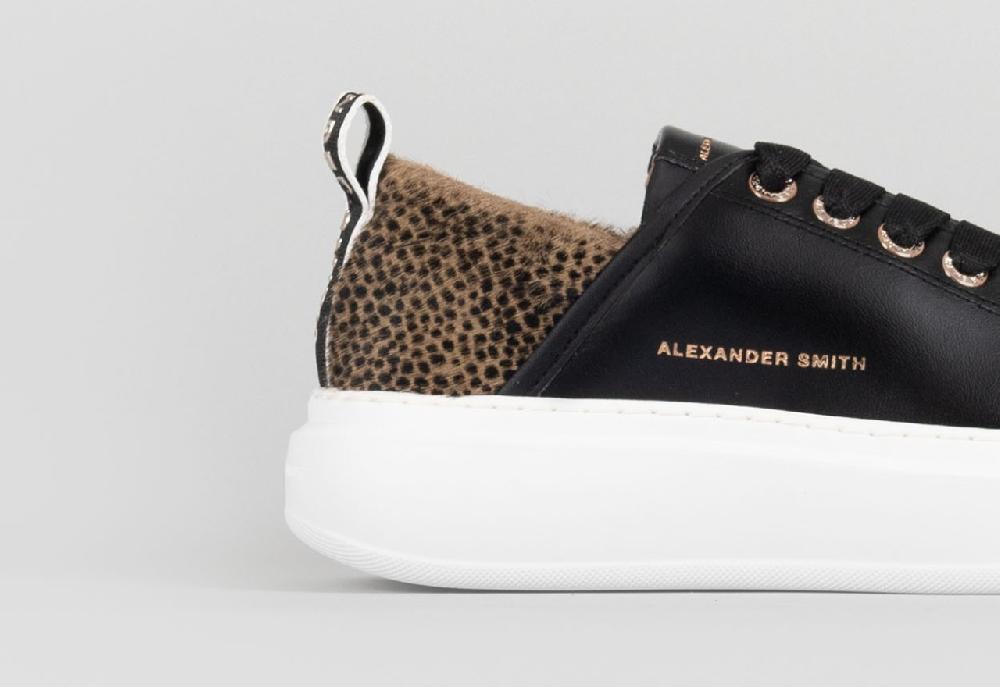 Alexander Smith WEMBLEY WOMAN BLACK SAND Nuovo